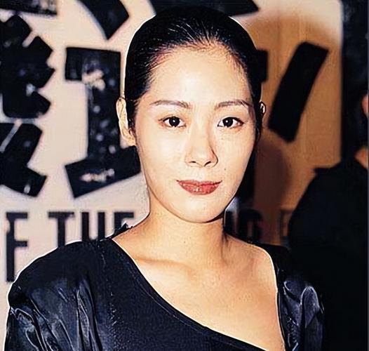 港媒曝关淑怡已脱离危险