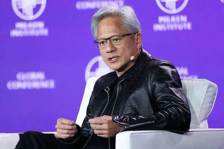 黄仁勋，美国低估了中国科技发展的巨大潜力