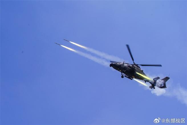 东南海域00后飞行员首次实弹射击