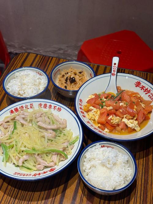 河南学生党深夜食堂超值3元饱腹餐