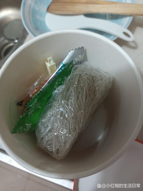 江苏一餐饮店用空调冷凝水泡发粉丝