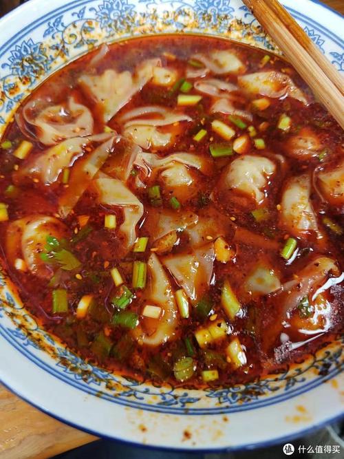 游客投诉点的馄饨上来抄手