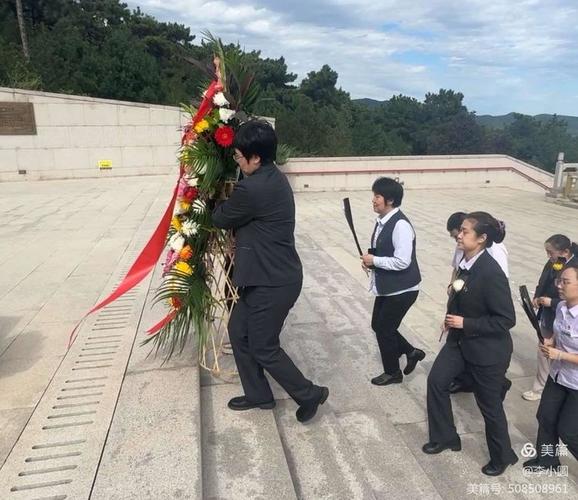 郑丽文祭拜吴石将军 鞠躬献花