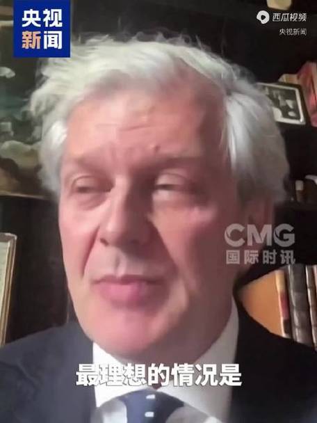 马克龙，对卢浮宫盗窃案侦破充满信心