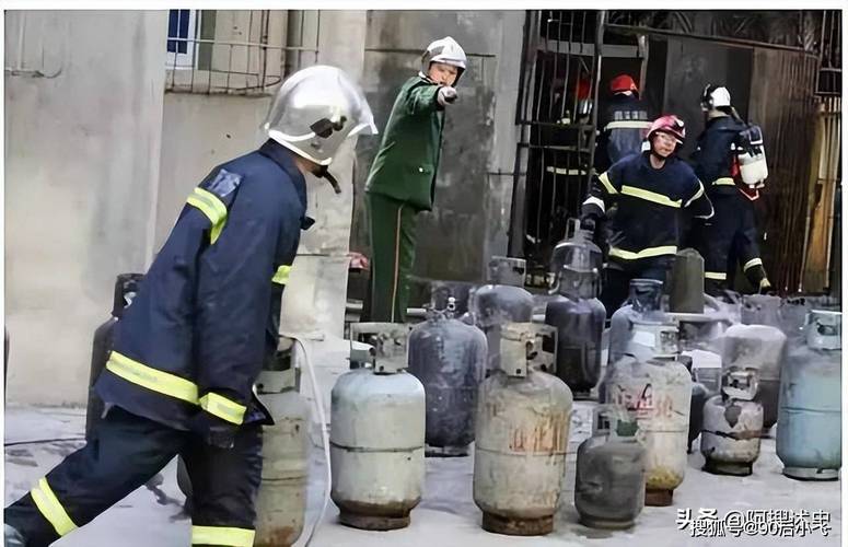 男子因帮助邻居关液化气瓶遭遇爆炸不幸去世
