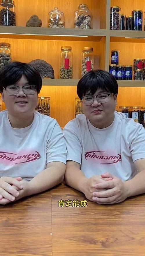 全网最像夫妻引热议，DNA检测建议引热议回应