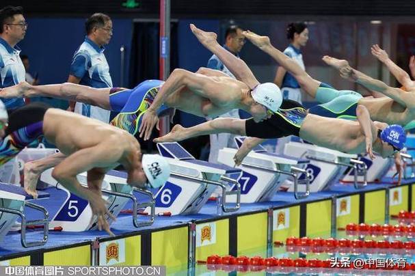 浙江队勇夺4x100米自由泳接力赛冠军