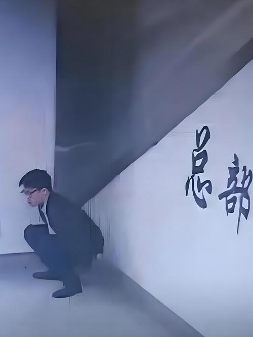 男子地铁站大便事件引发打卡热潮