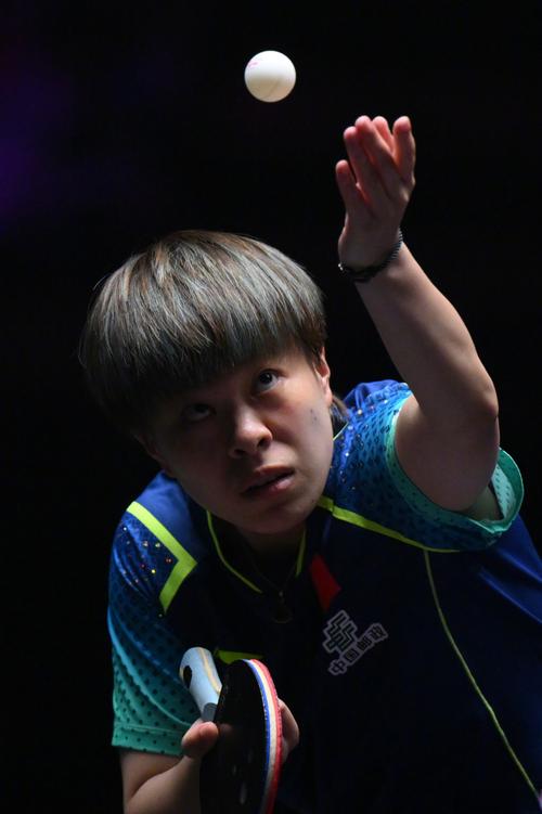王曼昱以4比1战胜王艺迪，赛场表现亮眼
