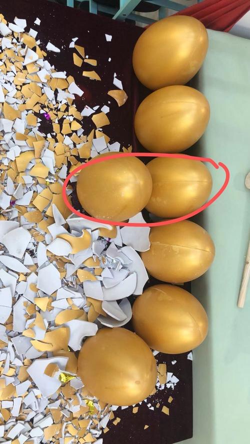 男子给饭店差评引发争议，实际上菜有鱼，还是点了八次？