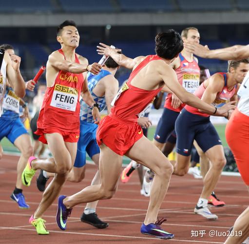 山东队勇夺男子4x200米接力金牌