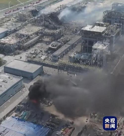 男子为卖货造谣化工厂害死人被罚